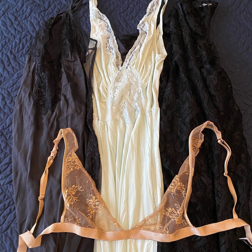 Lingerie Set of 4